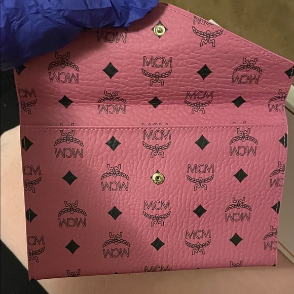 MCM Pink Envelope Clutch with Black Details GWP - Picture 5 of 17